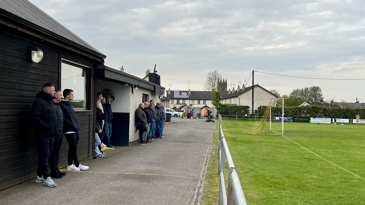 PaulVance63's tweet photo. Comber Rec v Crumlin Star - NAFL Premier Division - Parkway, Killinchy Road, Comber, Co Down… #NAFL #WeAreCrumlinStar #ComberRec #Comber #COMCRU https://t.co/Qs4SYGpdgm