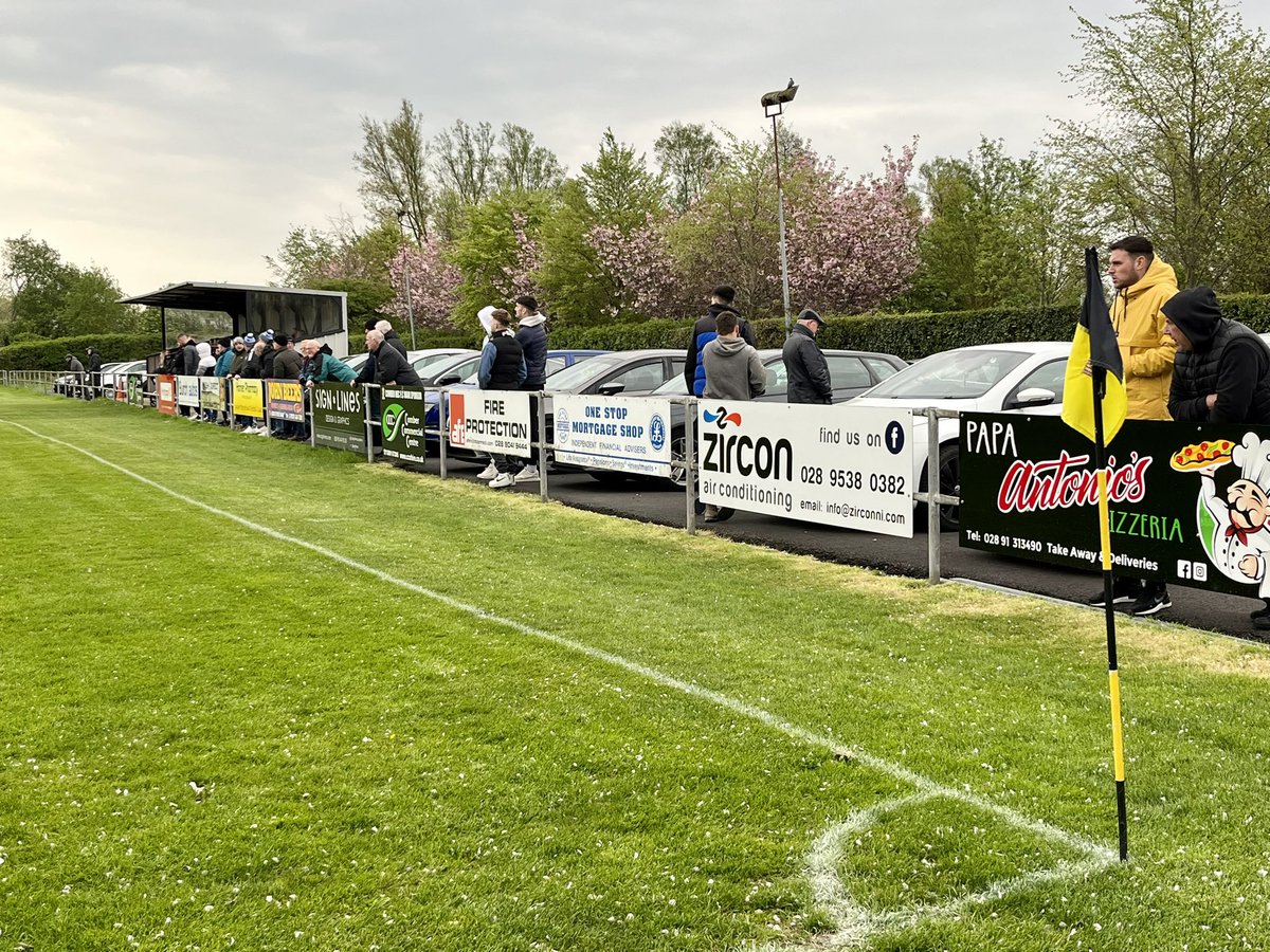 PaulVance63's tweet photo. Comber Rec v Crumlin Star - NAFL Premier Division - Parkway, Killinchy Road, Comber, Co Down… #NAFL #WeAreCrumlinStar #ComberRec #Comber #COMCRU https://t.co/Qs4SYGpdgm