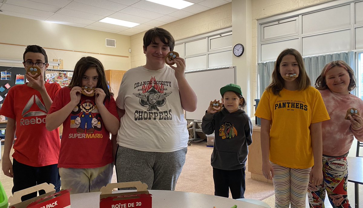 Ms.Robillard tweet media