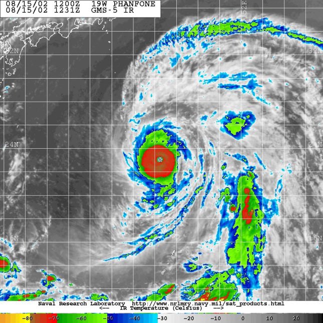Yellow_Evan's tweet photo. On August 18, 2002, Typhoon #Phanfone reached peak intensity while in the open Western Pacific. It briefly reached T7.5 before an ERC quickly halted further intensification as the CDO became less symmetrical and warmed. JTWC estimate of 135 knots likely a bit conservative. https://t.co/cJYOikygNr