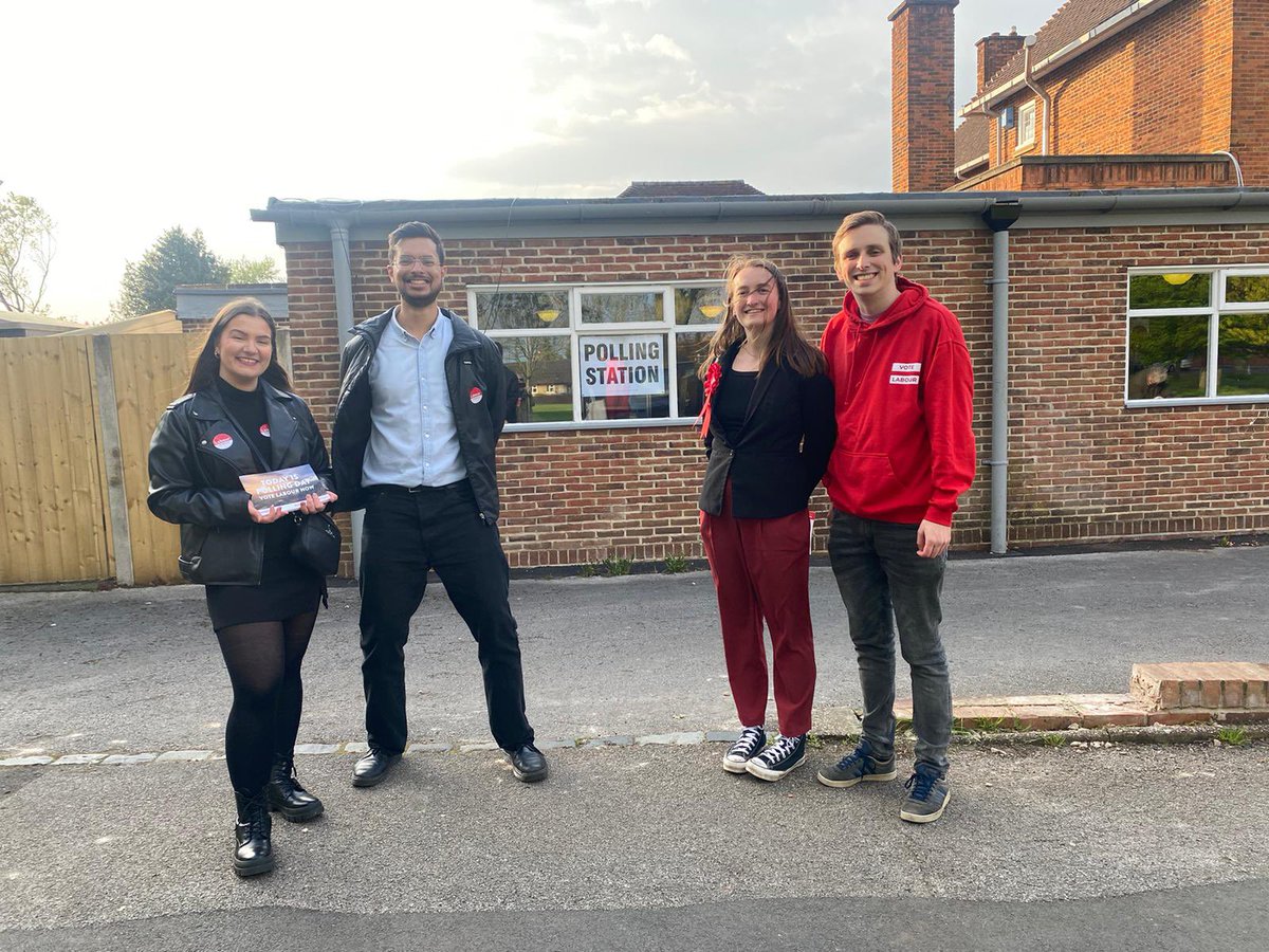 DerbyYoungLab's tweet photo. Two hours till polling stations close!

Young Labour has been out supporting the incredible @Bethany_Madden1 in Alvaston South today.

Don’t waste your vote! It’s time to vote for change. It’s time to vote Labour 🌹 https://t.co/JCMKgjxxXa