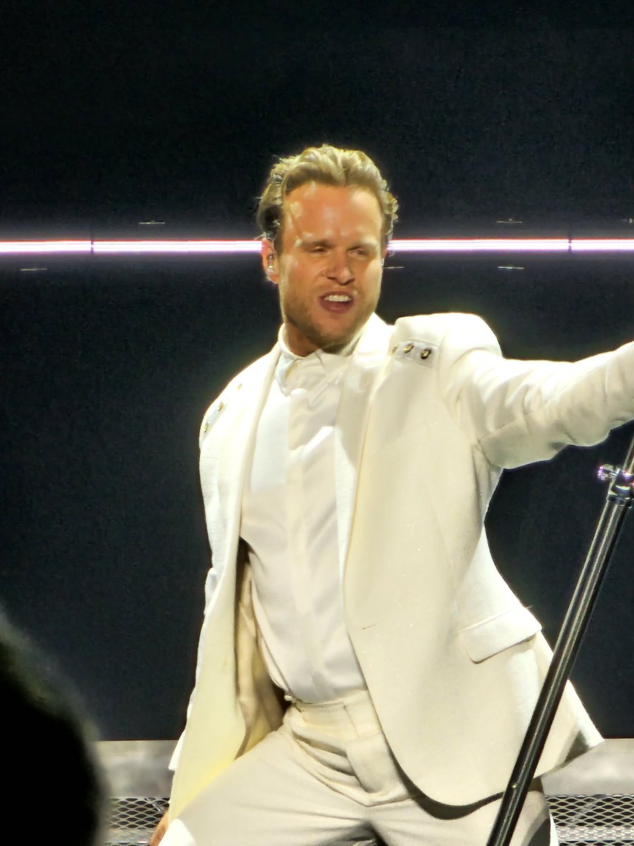 MrsDen78's tweet photo. That face!!!
This time last week was so much more exciting than tonight.  Only one thing for it,  better get a livestream ticket for tomorrow night @ollymurs #marryme #ollyollyolly https://t.co/IS3eUTWjrn