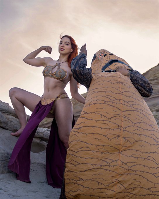 1 pic. The Huttslayer herself 💪💫 Captured by @BenjaminFarren #starwars #starwarscosplay https://t.co