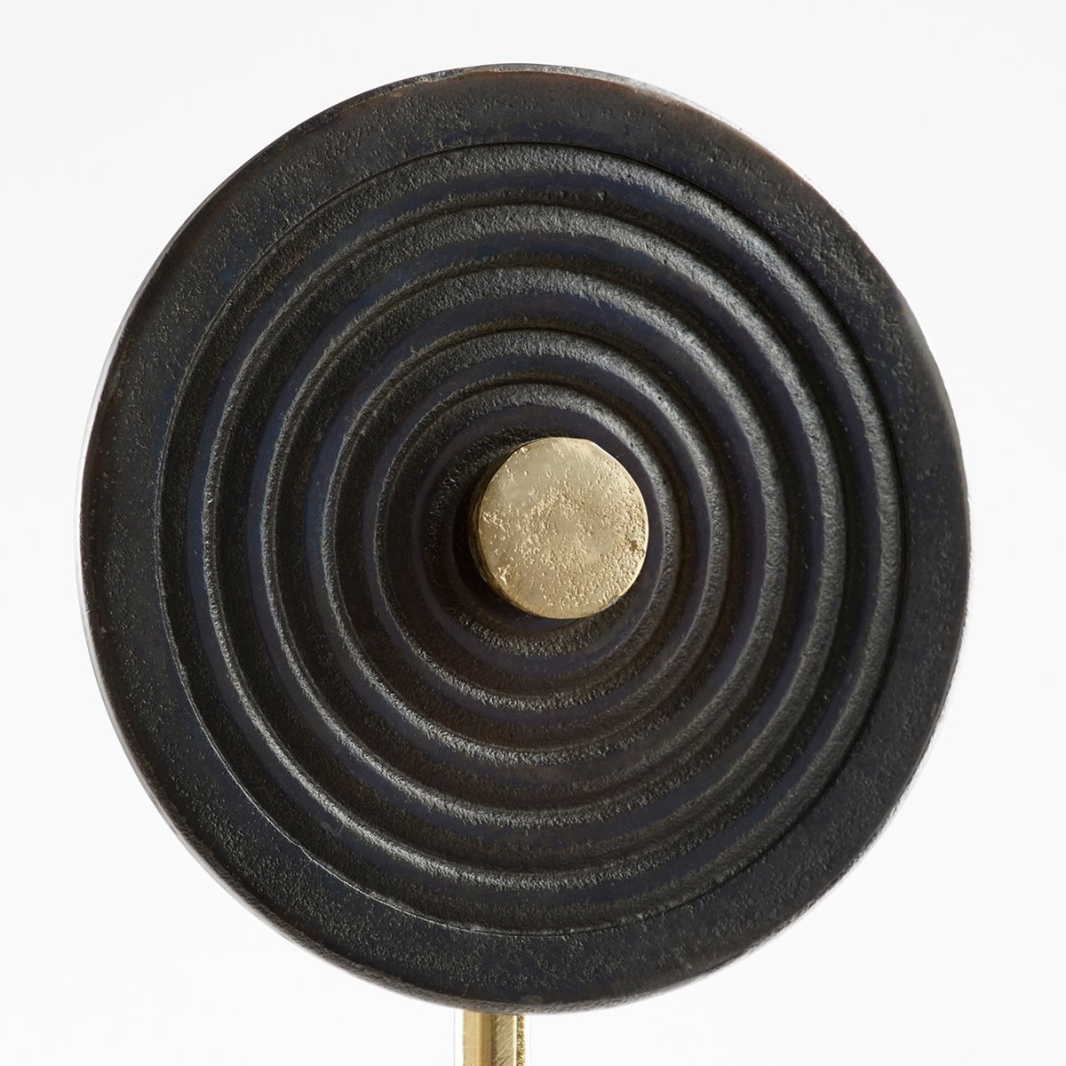CyanDesignHome's tweet photo. The Mati #sculpture is a stylized adaptation crafted from textured cast aluminum #bronze finished disks surrounded by an antique #brass center.
#CyanDesign #Marble #Accessories #Decor #CastSculpture #Sculptures #Art #Design #InteriorDesign #Meaningful #InteriorStyling https://t.co/oudU4lhIrF