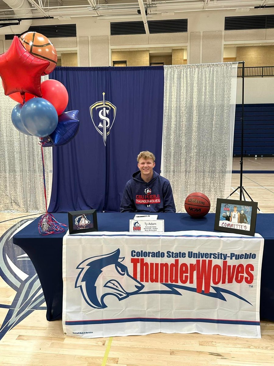 ty_adam13's tweet photo. Official❤️💙
@HammerPueblo 
@CoachTCooke 
@coachEROD5 
@SilverKnightsbb 
@SilverKnightsAD https://t.co/Atpuzplf79
