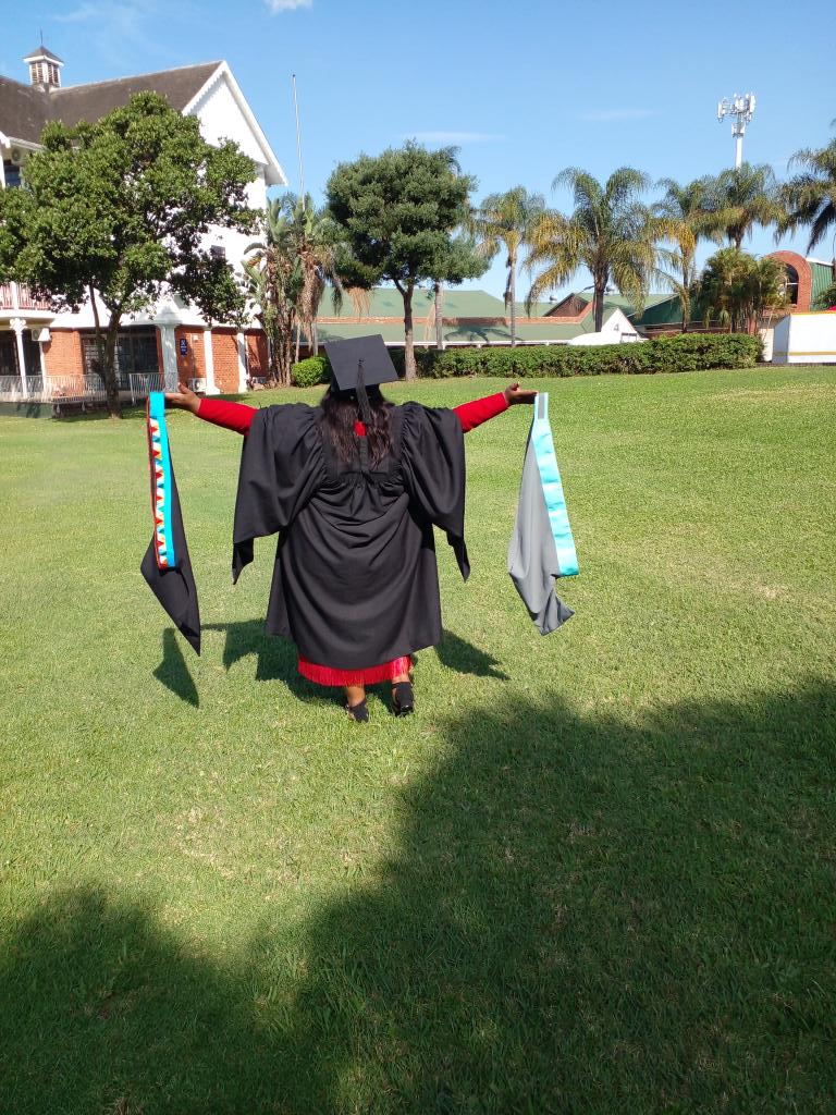 SebeNyambose's tweet photo. Ng'bong' ithuba nam'

#UKZNgrad2023 
#TuksAlumni https://t.co/zyOeZ1pJpF