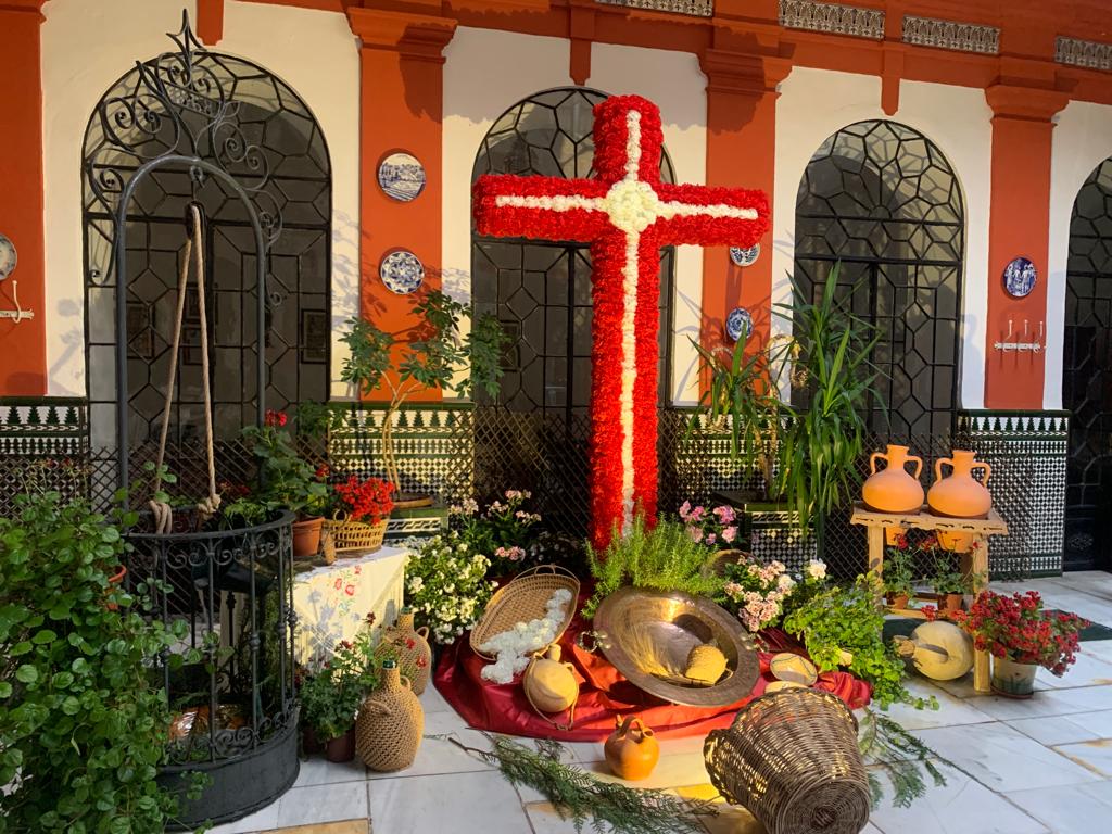 ResucitadoMontr's tweet photo. ¡¡Os esperamos durante estos días en el Patio del Círculo Primitivo en la Plaza del Charco!!

El mejor ambiente, la mejor comida y buena música para pasar un buen rato de hermandad y amistad.

¡Vivelo con nosotros!

#tueresnuestraluz https://t.co/qR89zWtVU8