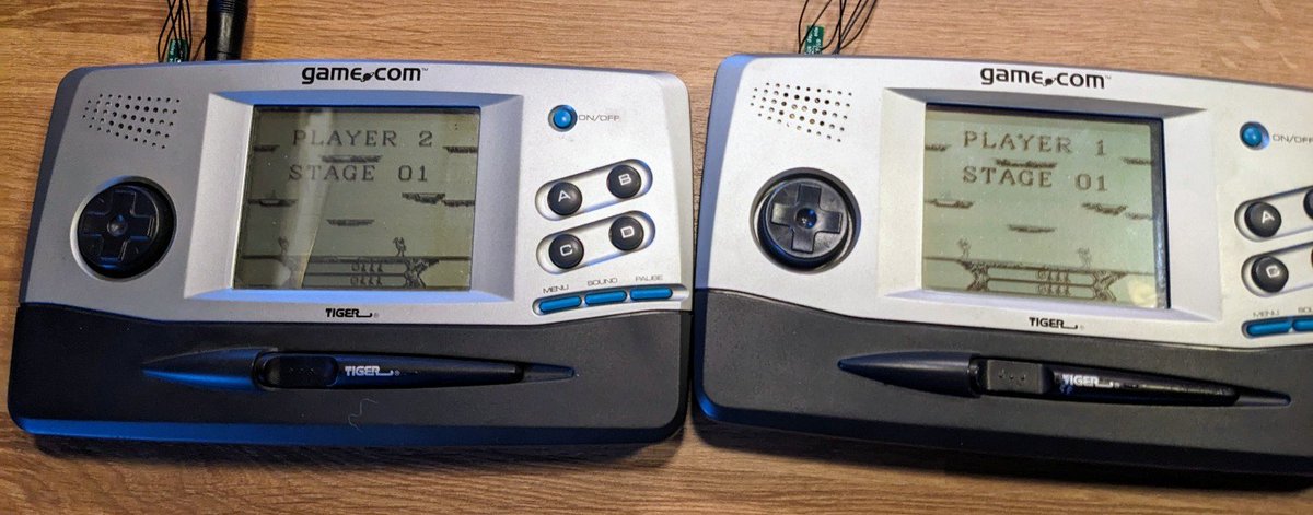 zwenergy0's tweet photo. Tiger game•com link cable replacement prototype works 😊. Net step: Make it more handy and less of a dozen flying wires. https://t.co/D0SHF9dAHg