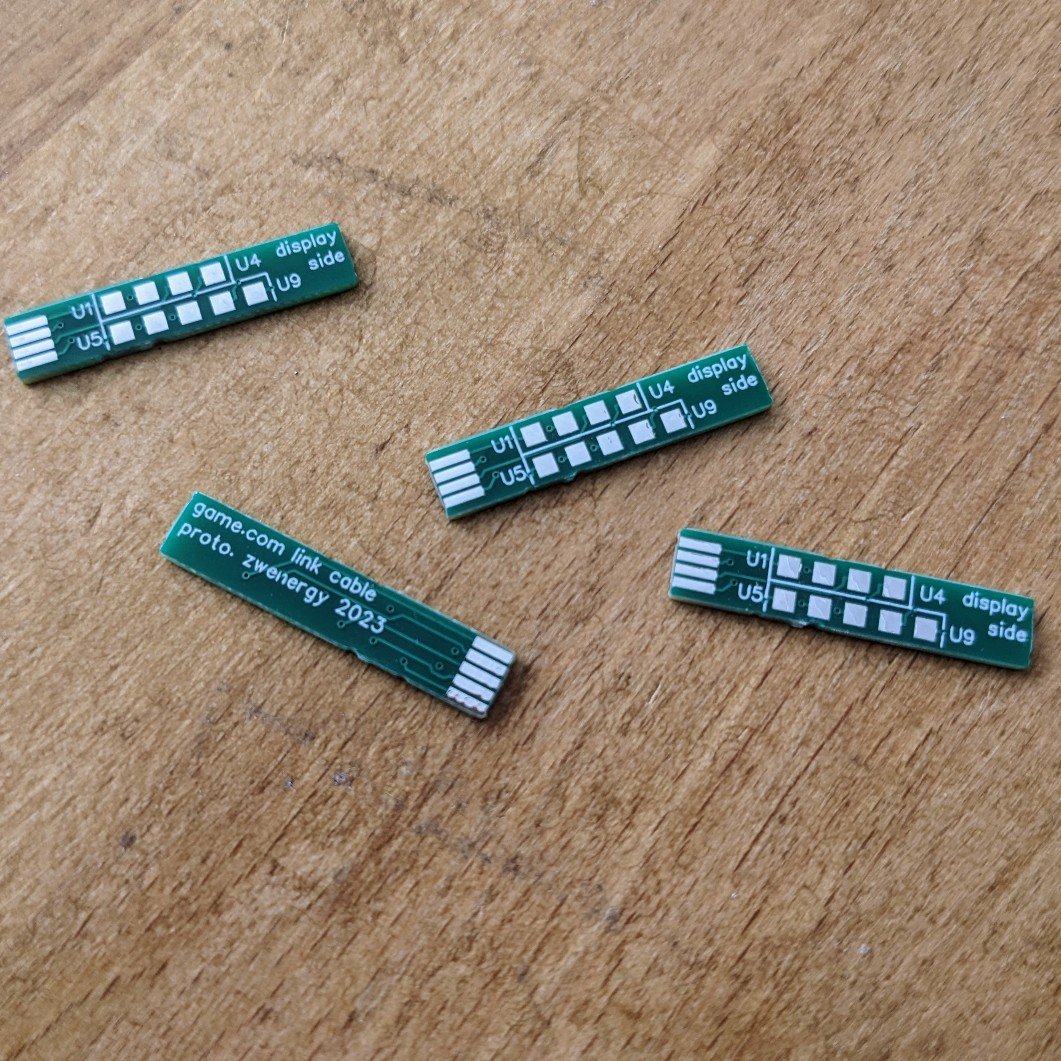 zwenergy0's tweet photo. Tiger game•com link cable replacement prototype works 😊. Net step: Make it more handy and less of a dozen flying wires. https://t.co/D0SHF9dAHg