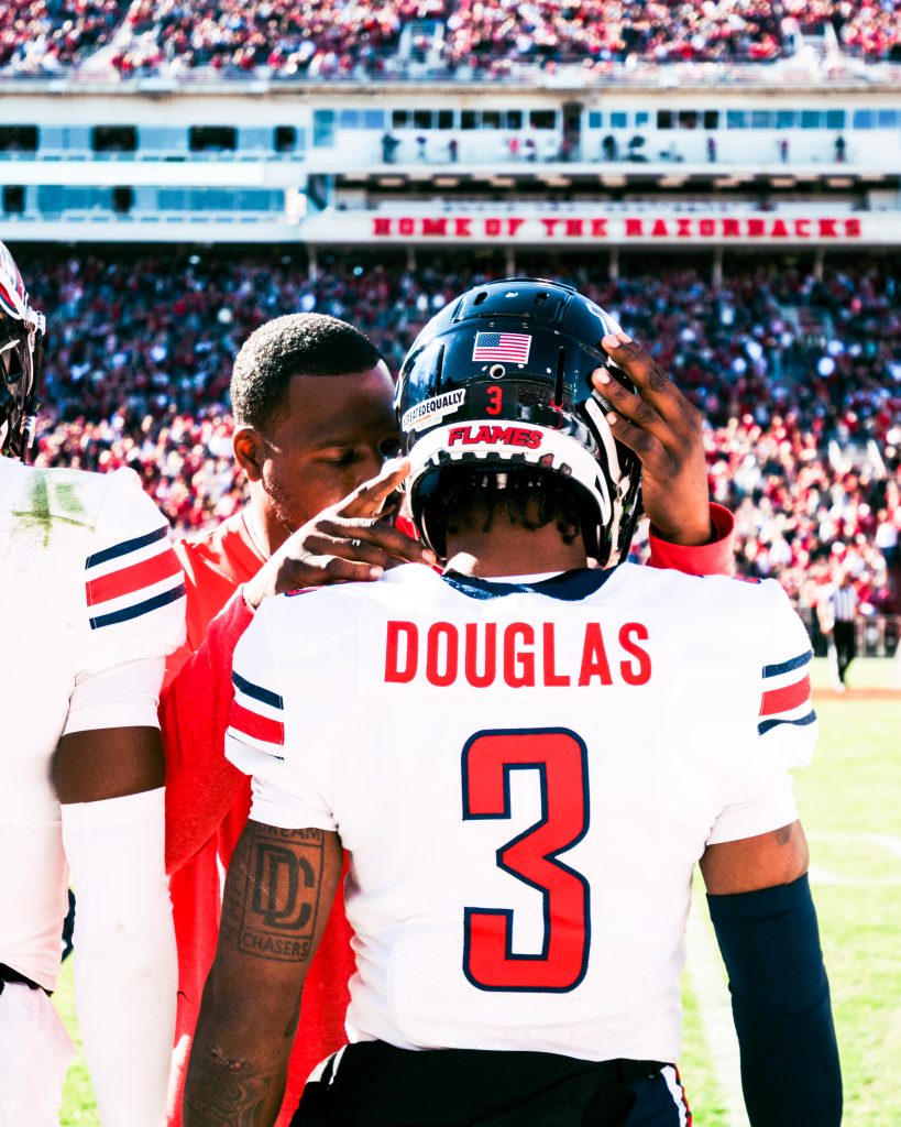 CodyCarpentier's tweet image. At least ONE Wide Receiver drafted in Round 6 finished with 10+ targets during their Rookie Season... who will be the dude in 2023?

'23 - _________________
'22 - Jalen Nailor #191 - (13 targets)
'22 - Michael Woods #202 - (10 targets)
'21 - Shi Smith #204 - (11 targets)
'20 - D.…