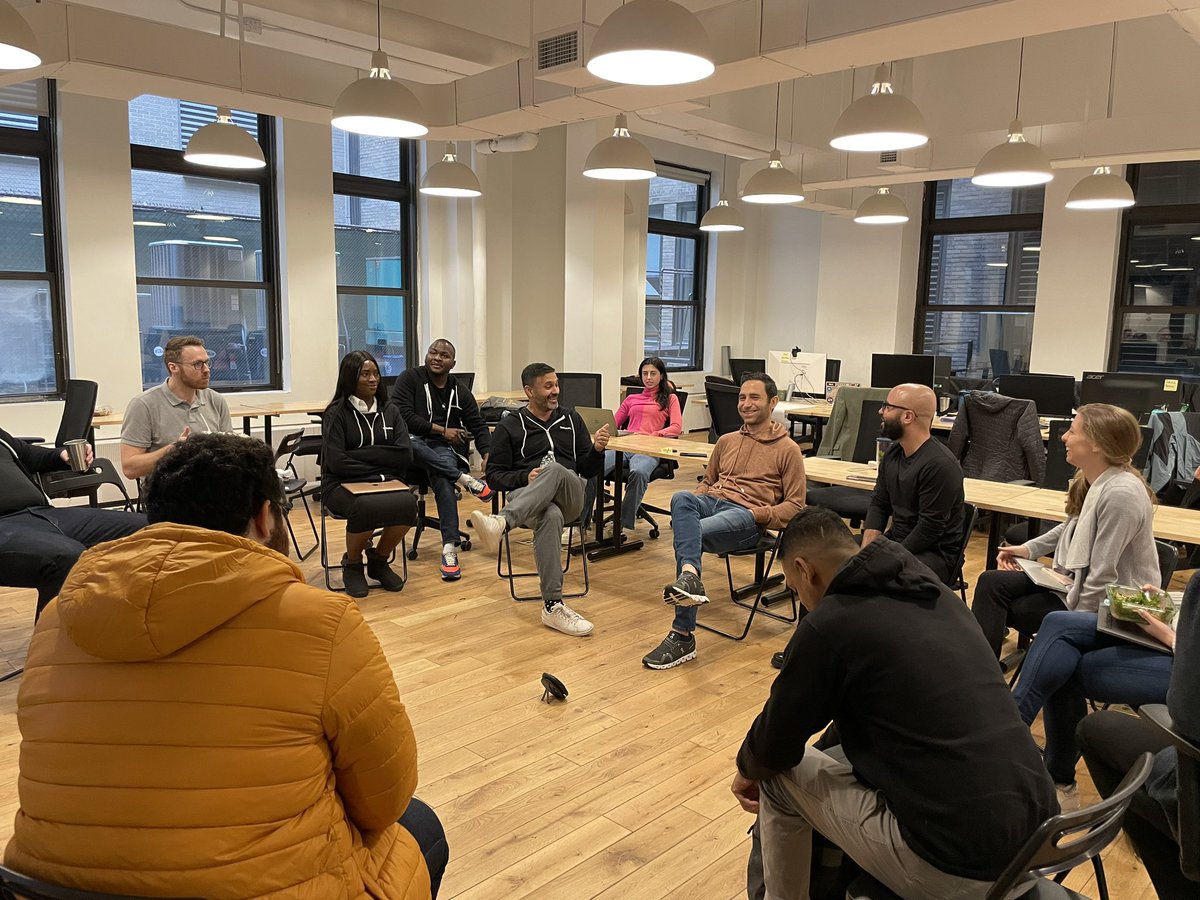 Huge thank you to <a href="/scottbelsky/">scott belsky</a> for wrapping up week 8 of program with big smiles and words of encouragement: there is beauty in the messy middle 🚀