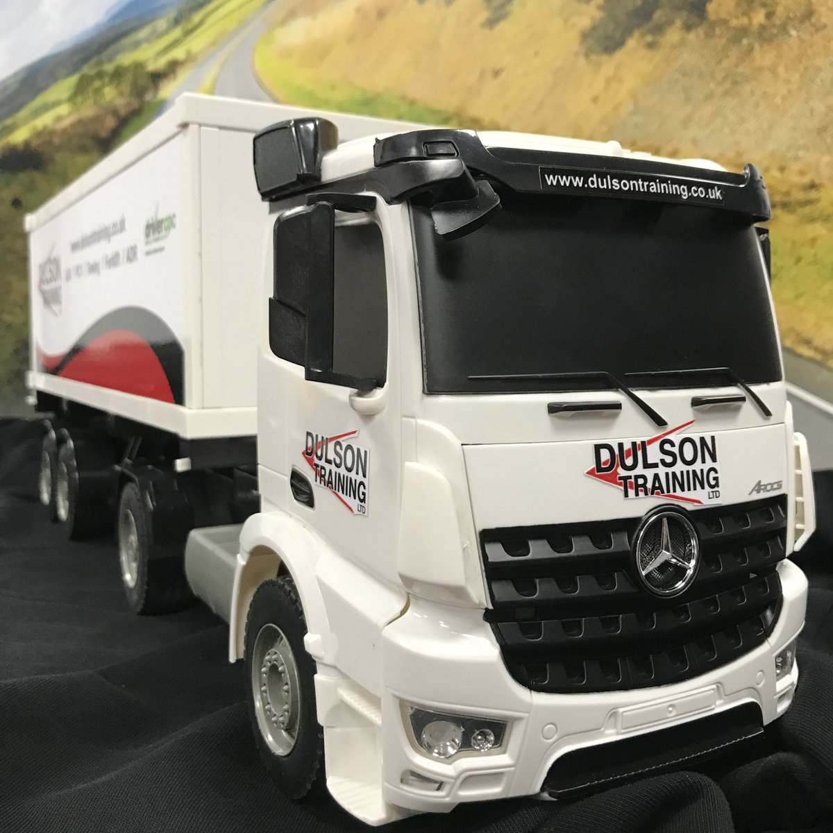 Cyclone_Signs's tweet image. Not the biggest lorry we have sign written! @dulsontraining 

Keep an eye out for this mini remote control Dulson Training lorry at future events.

#cyclonesigns #lorry #dulsontraining #graphics #vehiclegraphics #vehiclelivery #remotecontrol #shropshire #Telford #shrewsbury
