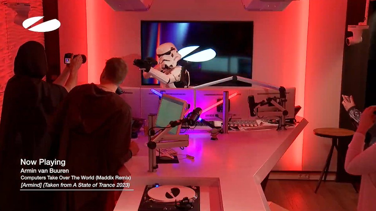 TrancerHardcore's tweet photo. #MayThe4thBeWithYou and may the force always be with us thanks to @arminvanbuuren @asot
#ASOT1119 #trancefamily ๐ช๐ โ๏ธ๐ค https://t.co/S95esmthkK