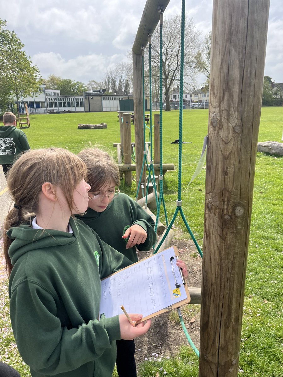 IngsPrimary's tweet image. Year 6 enjoyed getting active during their grammar revision this afternoon. It was a race against time to answer the questions 🏃🏽‍♀️🏃🏾‍♂️ #IngsAshEnglish #60ActiveMinutes #ActiveLessons @thrivetrust_CEO @thrivetrust_UK @HullActiveSch