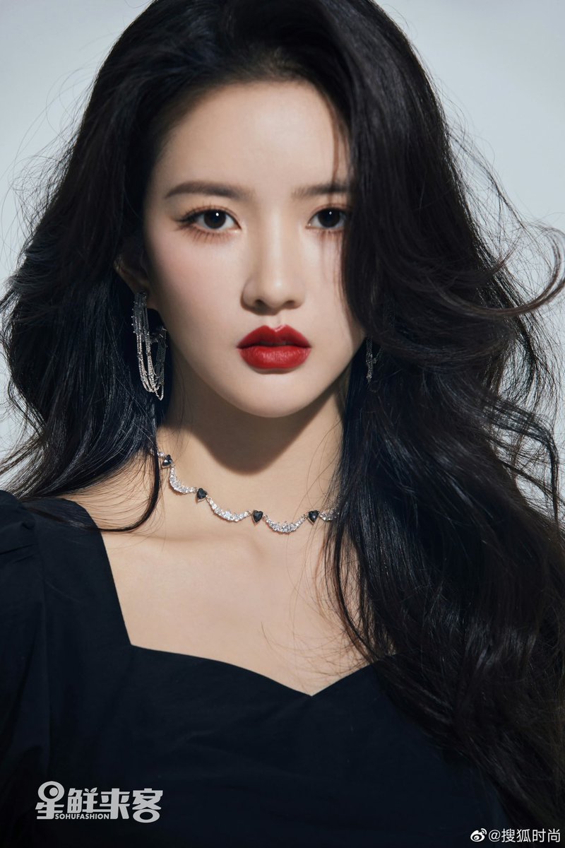 dramaskfan's tweet photo. #LiuXieNing para Sohu Fashion.
Mais fotos: https://t.co/ciHiOZAs1T
https://t.co/70zoTKsqvw
#刘些宁 #GiveYouMyHeart #StoryOfKunningPalace #NightOfLoveWithYou #HelloDebateOpponent #cdrama #dorama https://t.co/bxbb9F4bBN