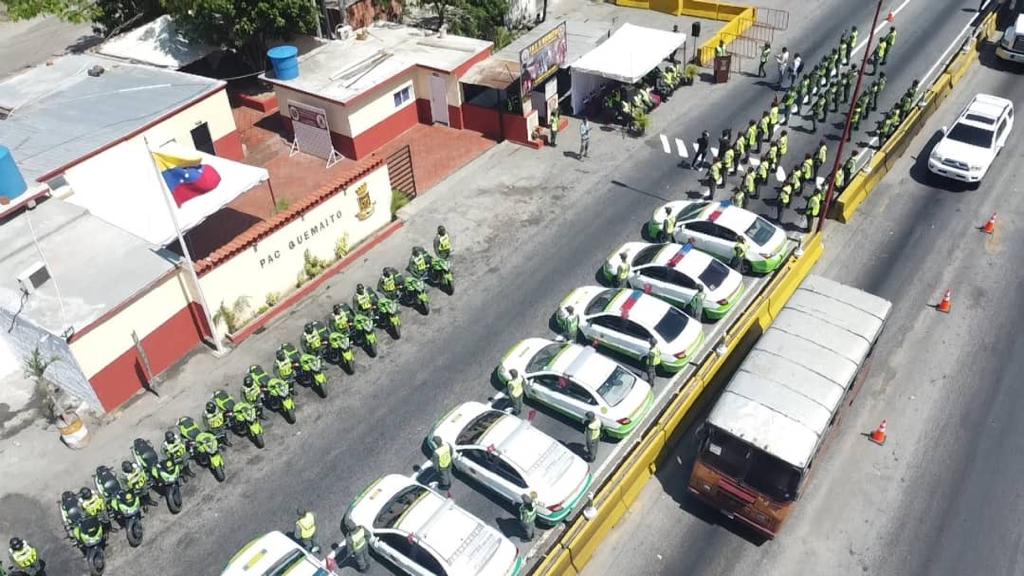 MGJuvenalFL's tweet photo. Con el firme propósito de continuar garantizando protección a nuestro Pueblo, fue activada la Unidad Especial de Seguridad y Auxilio Vial, 
en la troncal Nro 9 del Edo. Miranda, la cual abarcará 152 km desde el PAC el Quemaíto hasta Playa Pintada. 
#SomosGNBGuardianesDelPueblo https://t.co/ADEnfX9Tag