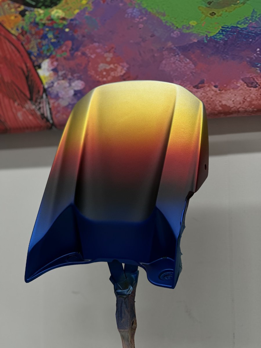 idcustom's tweet photo. #WorkshopCloseUps 🎨 

#customdesign #custompaint https://t.co/CPQ0LHOxjF
