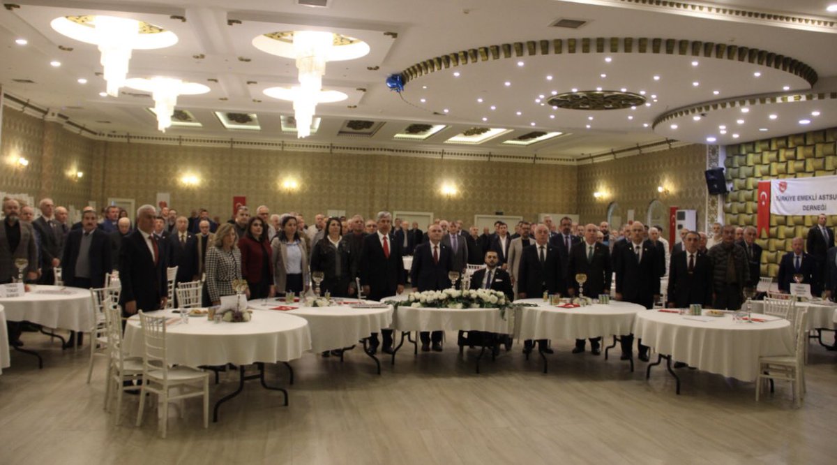 TEMAD Genel Başkanı Sn. Hamza DÜRGEN ve Yönetim kurulu “ASTSUBAYLAR TAZMİNAT HAKLARINI İSTİYOR”toplantısını Samsun,Merzifon,ÇorumOrdu,SinopTrabzon,Tokat Şubelerimizin   Başkanları, Üyeleri ve Siyasi Parti Temsilcilerinin , Milletvekili Adaylarının da katılımlarıyla yaptı
