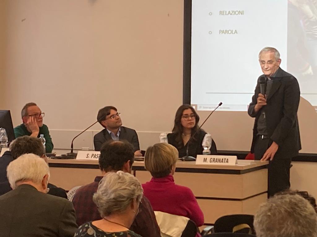 Grazie a don Matteo Zuppi <a href="/CEI_news/">CEInews</a> per le sue chiare parole sul #merito a #scuola oggi in <a href="/Unicatt/">Università Cattolica</a> 

Scuola: card. Zuppi (Cei), "il merito o è di tutti o non è di nessuno"

 agensir.it/quotidiano/202…