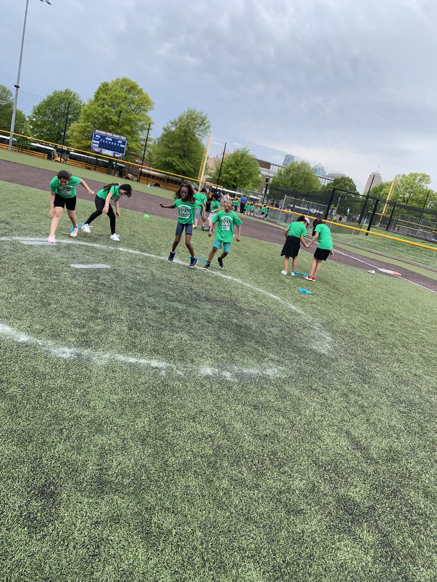 Chastain4HG's tweet photo. @HazelgroveKck Field Day Fun!! https://t.co/KbA1jd7IJj