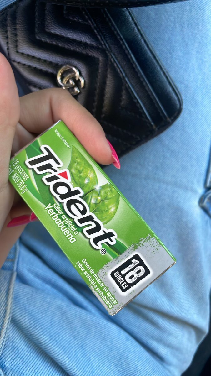 valeriacorrean's tweet photo. El amor de mi vida en chicle es este🥰 https://t.co/dke1R8fenm