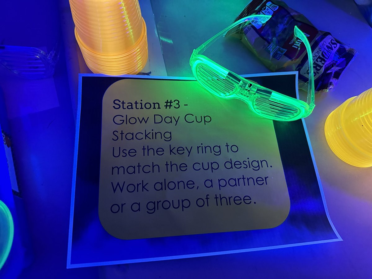 RidgewayESAACPS's tweet image. To celebrate the end of testing in 3rd grade, the team held a surprise GLOW PARTY with learning stations for the students! Parents helped make this happen and the students LOVED IT! #makelearningfun #endoftesting #GlowHarderThanUs #RESMustangs