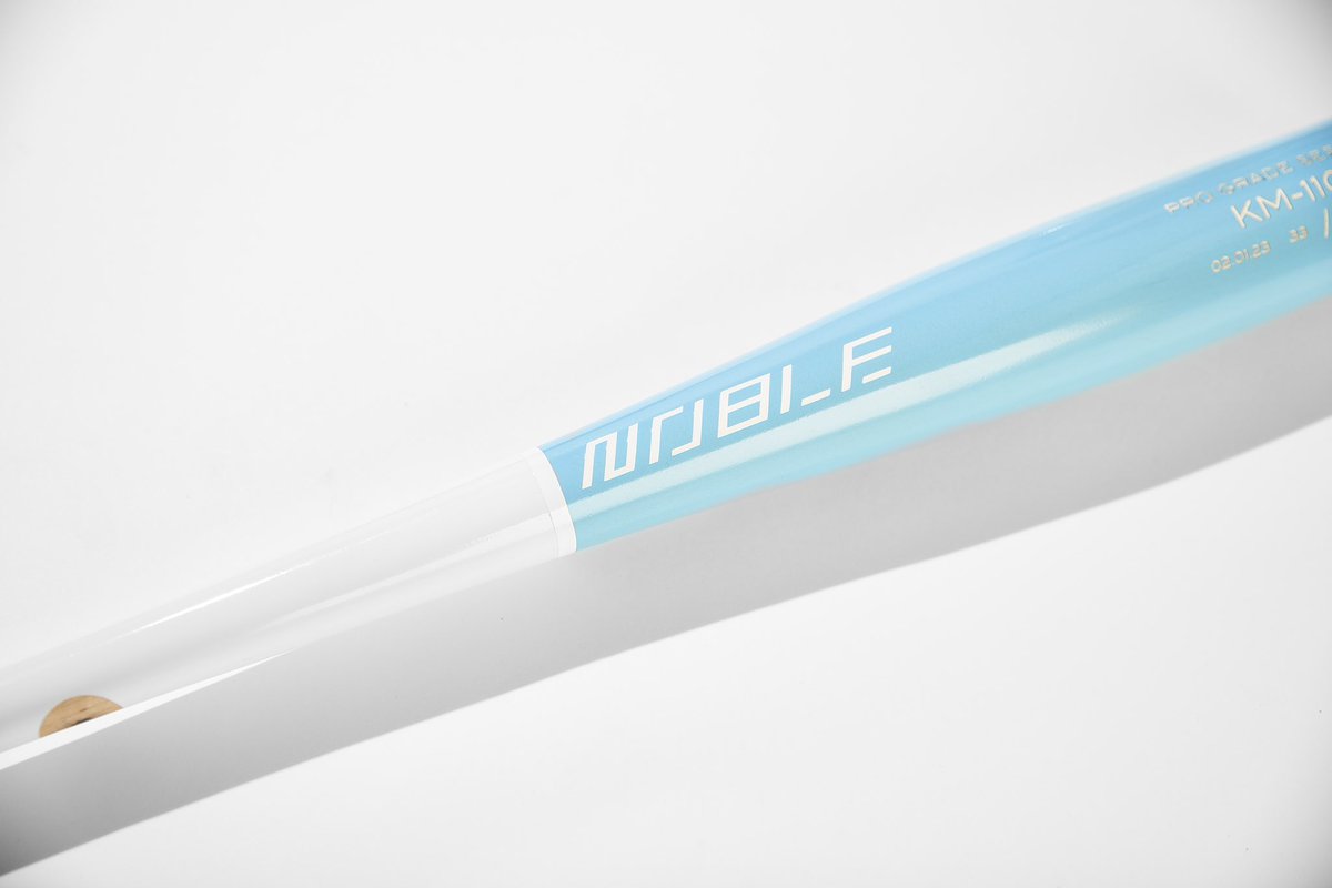 Noble_Bats's tweet photo. KM-110 
Hand split pro grade maple or birch
.
.
.
#woodbat #baseballbat #baseball #baseballlife #maplebat #birchbat https://t.co/8FCIsK4FKl