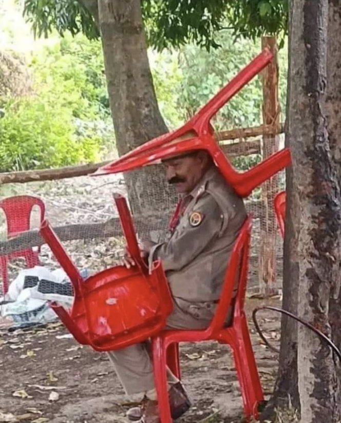 sanju_kumar_SP's tweet photo. जब सारी दुनिया जश्न मना रही होती है, तब खाकी अपना फर्ज़ निभा रही होती है। @Uppolice ❤️ आओ तुम्हें मिलाते है असली उत्तर प्रदेश से|
@UPGovt ❤️❤️ https://t.co/JXRVjv1UW9