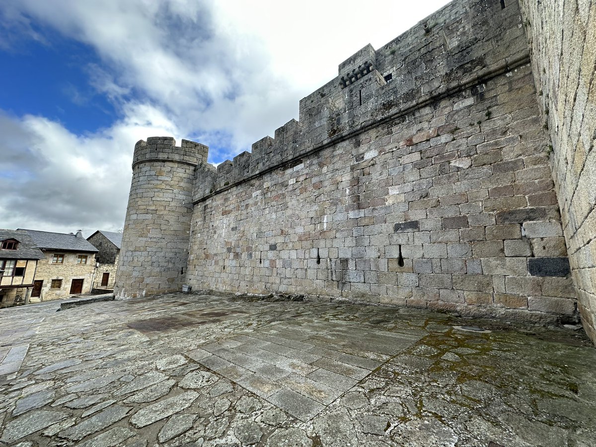 leti_ft's tweet photo. En la ruta itineraria de hoy también hemos aprovechado para visitar MontaMarta y Puebla de Sanabria, así como su castillo emblemático y sus calles 

#RecursosCCSS #Infantil2EUMZA #DCSUVA https://t.co/9YwoeyyCta