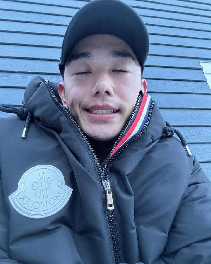 _eric_nam's tweet image. bb boi went skiing. do we want more athleisure photos?