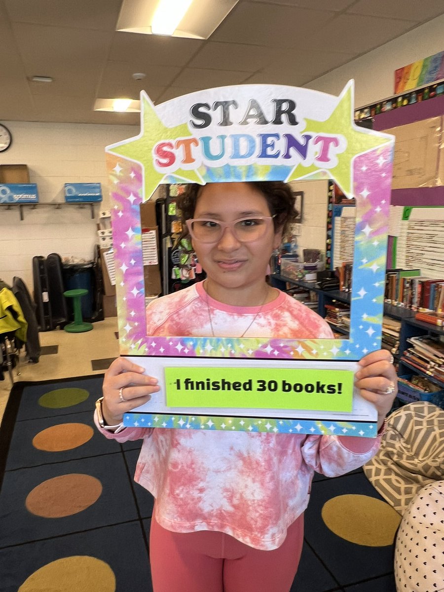 Isaac, Abby, Dennise, and Camila finished 30 books!  #glenoaksschool