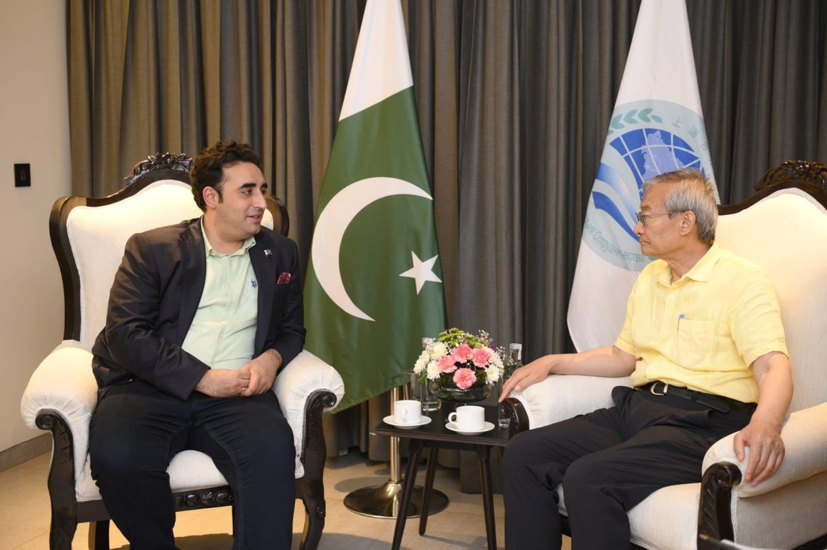 MediaCellPPP's tweet photo. SCO SG Amb Zhang Ming called on FM @BBhuttoZardari on sidelines of the #SCO CFM meeting. 

FM @BBhuttoZardari briefed the SG on activities of SCO in pursuance of vision of SCO leadership. 

SG thanked FM for #Pakistan’s consistent support to SCO & appreciated its constructive contributions towards strengthening reg. coop, connectivity, peace & prosperity.

#PakFMatSCO