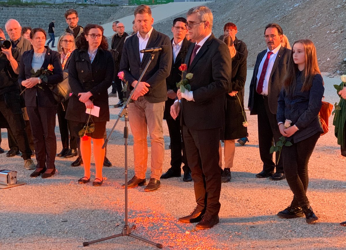 SlovakEmbassyAT's tweet photo. Slovak Ambassador @peter_misik joins today his excellency Chancellor @karlnehammer, President of Austrian National Council Wolfang Sobotka and other esteemed representatives to honor the victims of the Gusen concentration camp,liberated on May 5th.  #GusenMemorial #UnitedInMemory https://t.co/mh1nZqgc9E