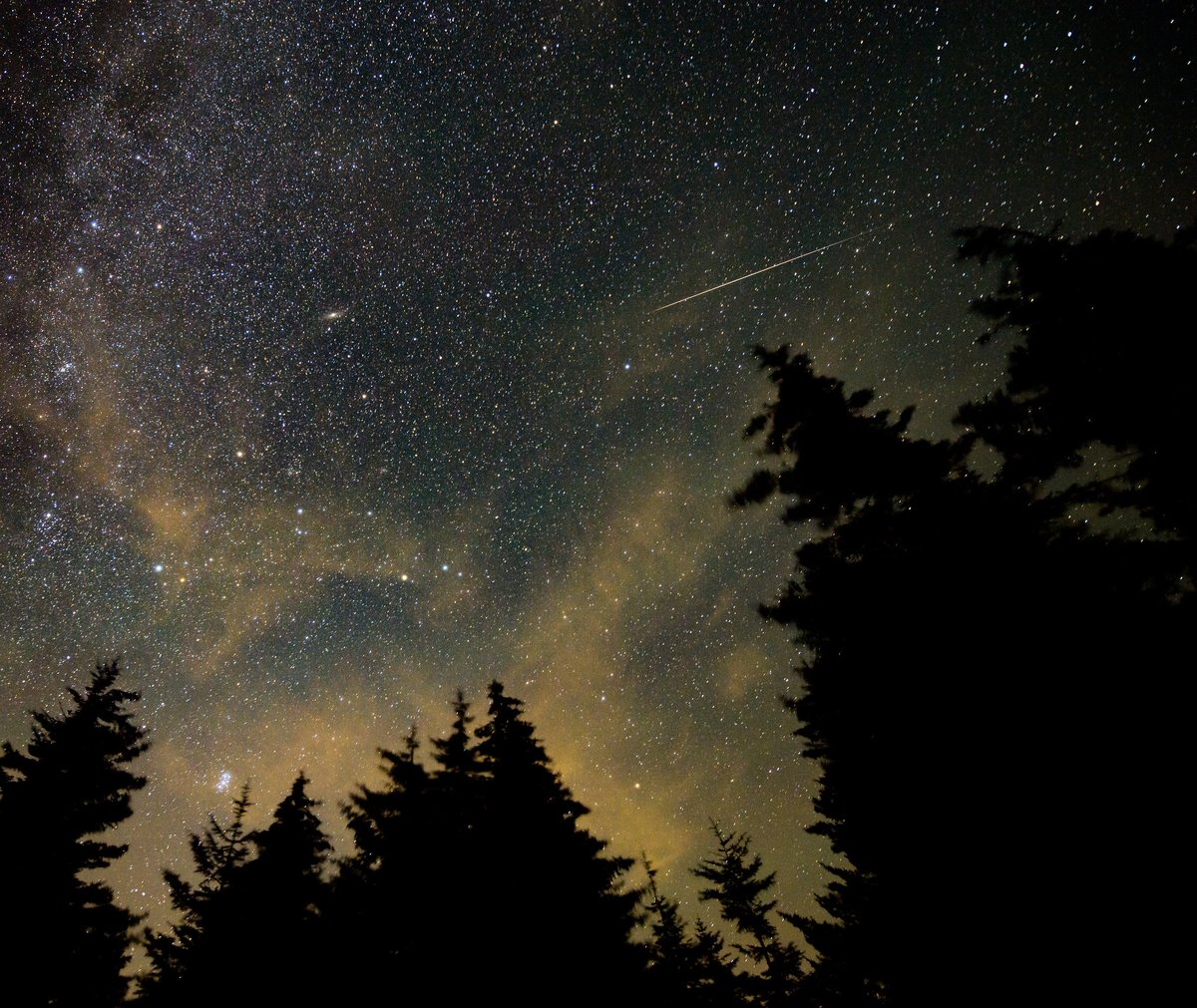 The eta Aquariid meteor shower is expected to reach its peak tonight (May 4-5)—and even with the full Moon, it could still be a great night for skywatching!

Here's how, where and when to track the eta Aquariids: go.nasa.gov/42iqGQk