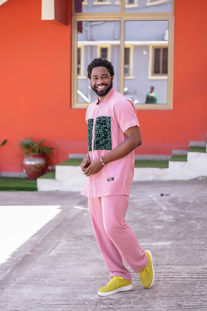 KMJonAIR's tweet photo. Limited Edition!
May we never have to beg for our daily bread ππΏ
Styled by @houseof_sedem. Call +233 24 797 3342.
Gold and Silver Accessories by Gold Casting Limited @goldcastinglimited
Sneakers by @elmaxsygnature
#TheRoyalHost
#GodsHumourOnEarth
#GodsWave https://t.co/CeRbvT6WqR