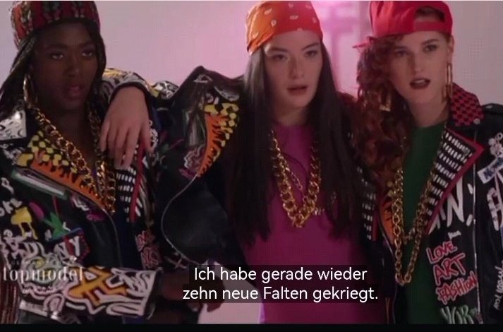 justGNTMthings's tweet photo. Ich und die Crew um 4 uhr im Club #GNTM https://t.co/RDTsYay6V6