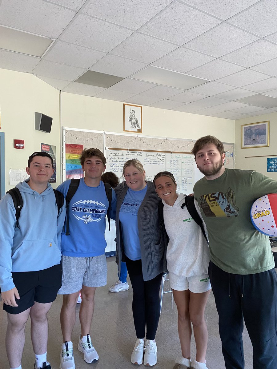 SDHSMsRobbins's tweet image. Today was the last Family Time with these seniors. We all started at St. Dominic 4 years ago together. Now I get to send them off on their next adventure. I am beyond proud of them all!! So much love for the Class of 2023! 💙🤍