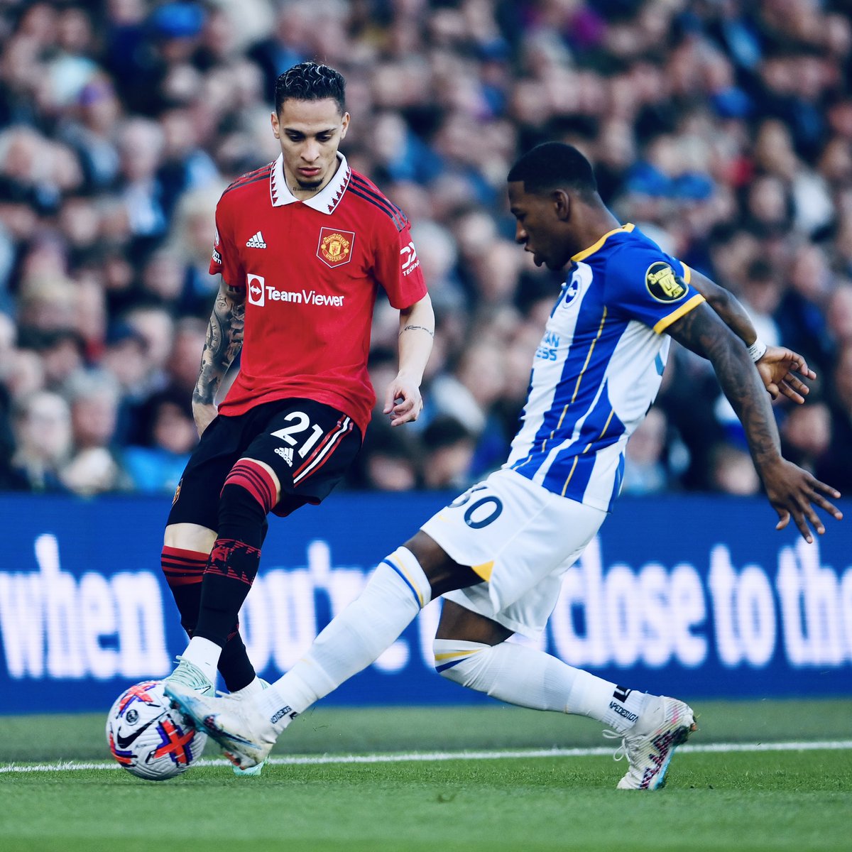 ManUtd's tweet photo. ⚡️ A fast start in Brighton:

➖ @Antony00 shot just wide from the edge of the box
➖ @D_DeGea stood tall to deny Mitoma 
➖ @B_Fernandes8 fired over from range

#MUFC || #BHAMUN https://t.co/sWIQsViH5T