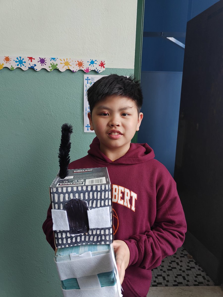 SACAELASS345's tweet photo. May the Fourth be with you!! Fourth Grade celebrated Star Wars Day by creating their own droids during their Enrichment period. https://t.co/1NIt5cLyVS