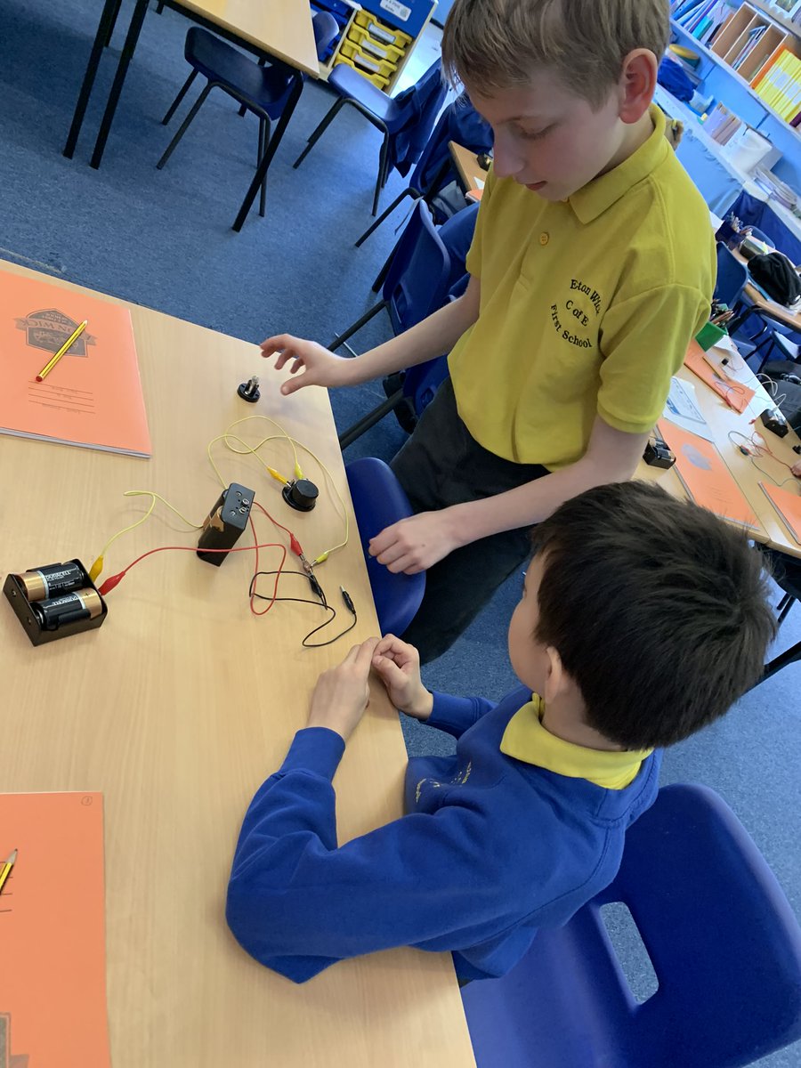 etonwickschool's tweet photo. Year 4 enjoyed exploring electrical conductivity using the energy balls and sticks in Science. This proved how electrical currents move through the human body! We then used this understanding to help us create simple circuits using bulbs, buzzers and switches. @Cornerstonesedu https://t.co/0oacQQbC5t