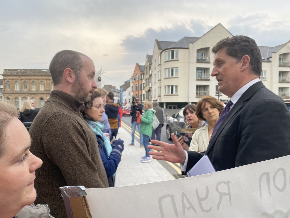 TreasureLeitrim's tweet photo. Treasure Leitrim with @Jamiecm81 stating their case to @EamonRyan Asking to #bangoldmining. We don’t want the Trojan horse of gold mining in our communities. #Sligo #Leitrim #Ireland @OceanFmIreland @OceanNWT @LeitrimLive @foeireland @ExtinctRebelsIE @saoirse_mchugh https://t.co/xK5W4pHv14