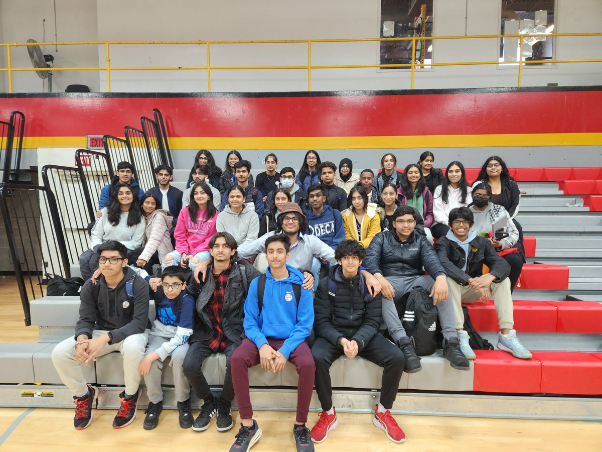 MsEnglehart's tweet photo. The STEM Club had a good day going to the University of Guelph and competing in Battle Stem #UofG #battlestem @LouiseArbourSAC @LASSinspires https://t.co/BGwPqsR5Fl