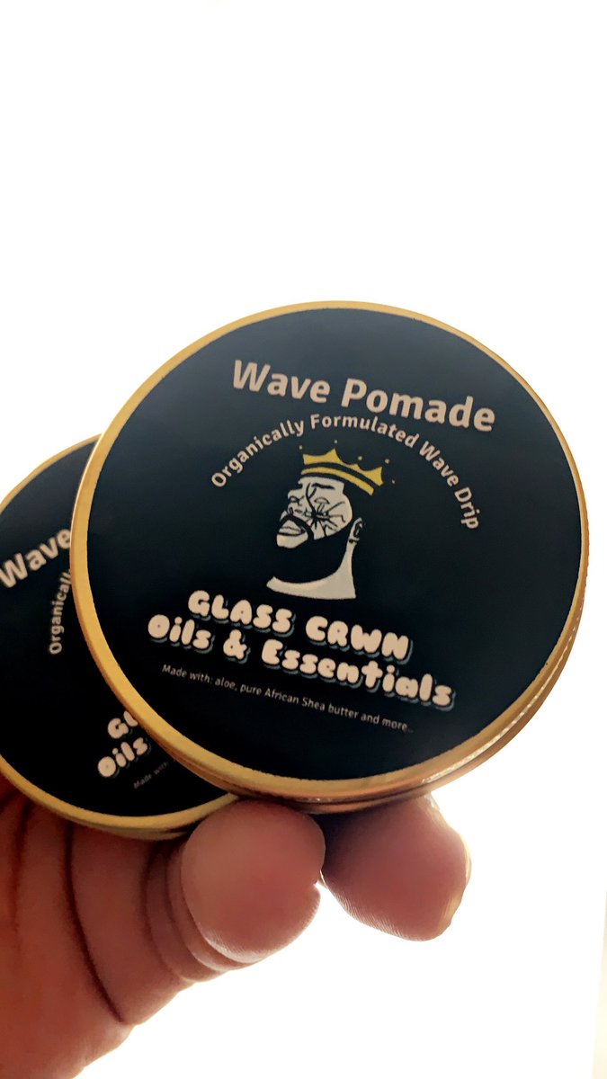 GlassCrwn's tweet photo. New to the lineup 🚨 organic wave pomade. Protect the low cut style with the fresh drip. Gonna be a hot summer. Jump on this now! 🧙🏽‍♂️💫 link in bio or https://t.co/gDeG8RS2hw

#organic 
#waves 
#wavecheck 
#freshfades 
#beardgang 
#beardoil 
#wavegrease https://t.co/g8N2IoVnYe