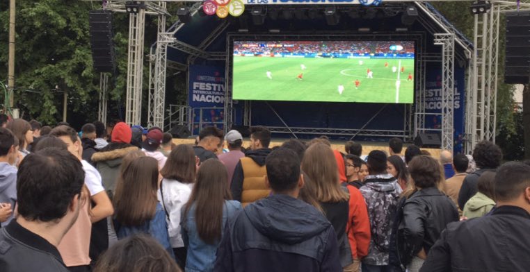 Aguardabalonman's tweet photo. La entrada al pabellón de A Sangriña para ver XUNTOS el partido del GUARDÉS en pantalla gigante es COMPLETAMENTE GRATUITA y abierta a cualquier persona. No hay que ser socio .
#AGuardacoGuardes https://t.co/4tXgkhBHXG