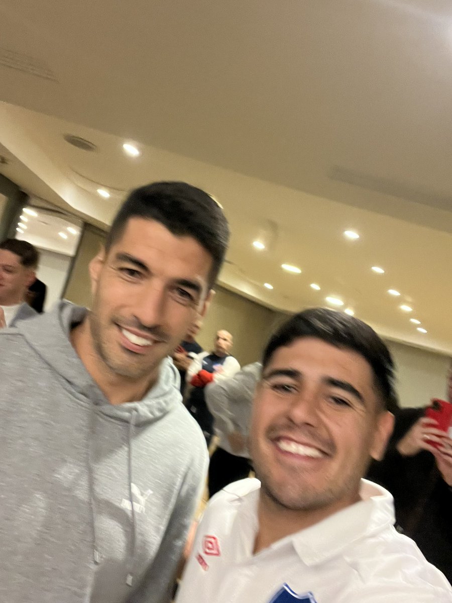 HugoDaniel94's tweet photo. GRACIAS @Nacional 🔵⚪️🔴 https://t.co/ppUTLlIK1u