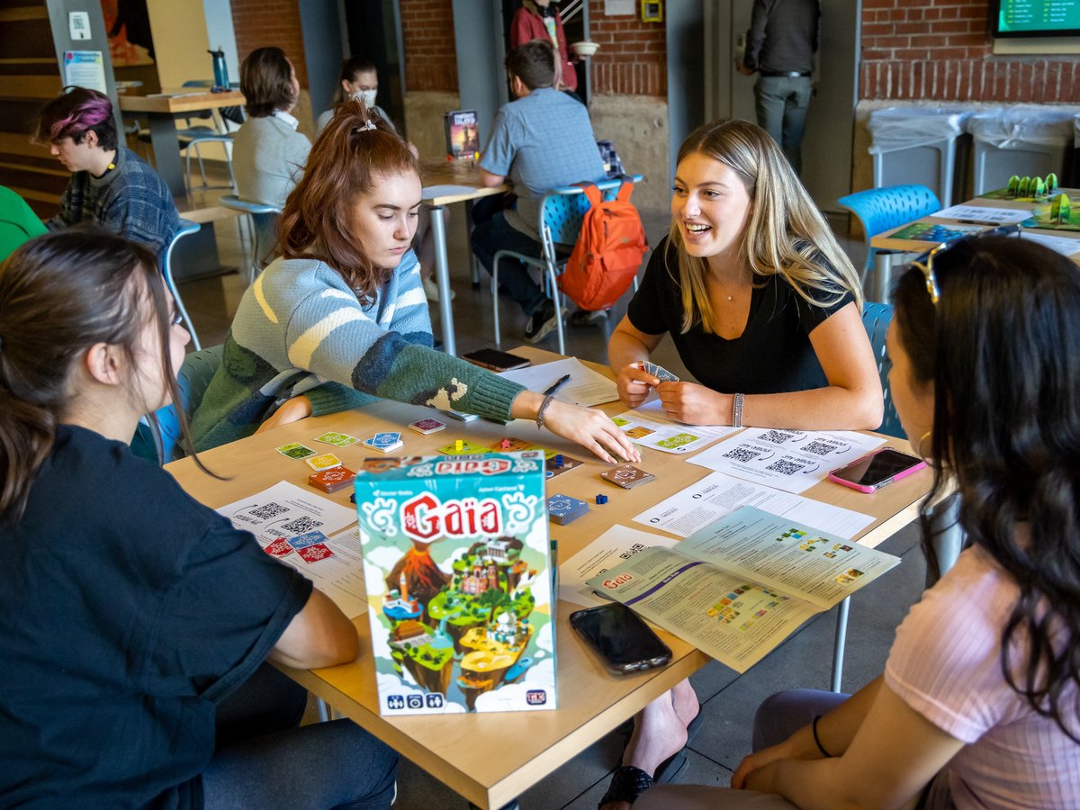 UO Journalism & Comm tweet media