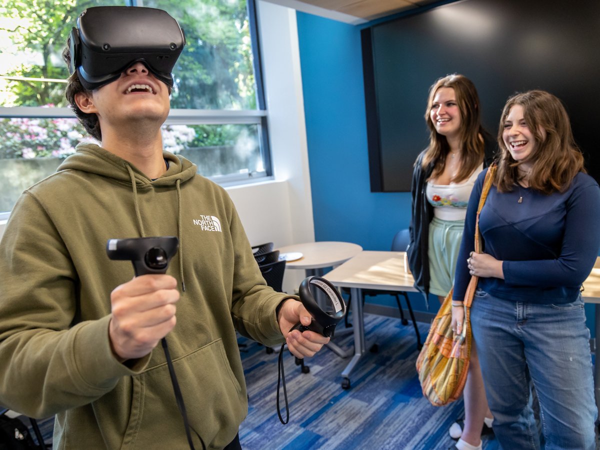 UO Journalism & Comm tweet media