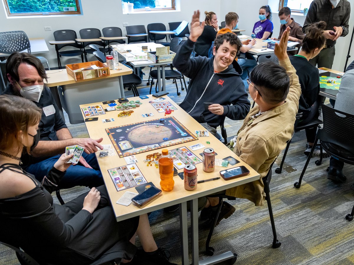 UO Journalism & Comm tweet media