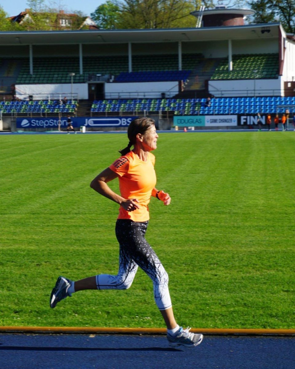 utapippig's tweet image. Dear Friends, Ihr Lieben, I am back for some 200-m-repeats on the track of 30 years ago. Not as speedy, but really having fun. Keep running and enjoy it too. Many greetings from Berlin and Stadion Lichterfelde. 🏃🏻‍♀️#joy #running #laufen #berlin   #takethemagicstep #runningtofreedom