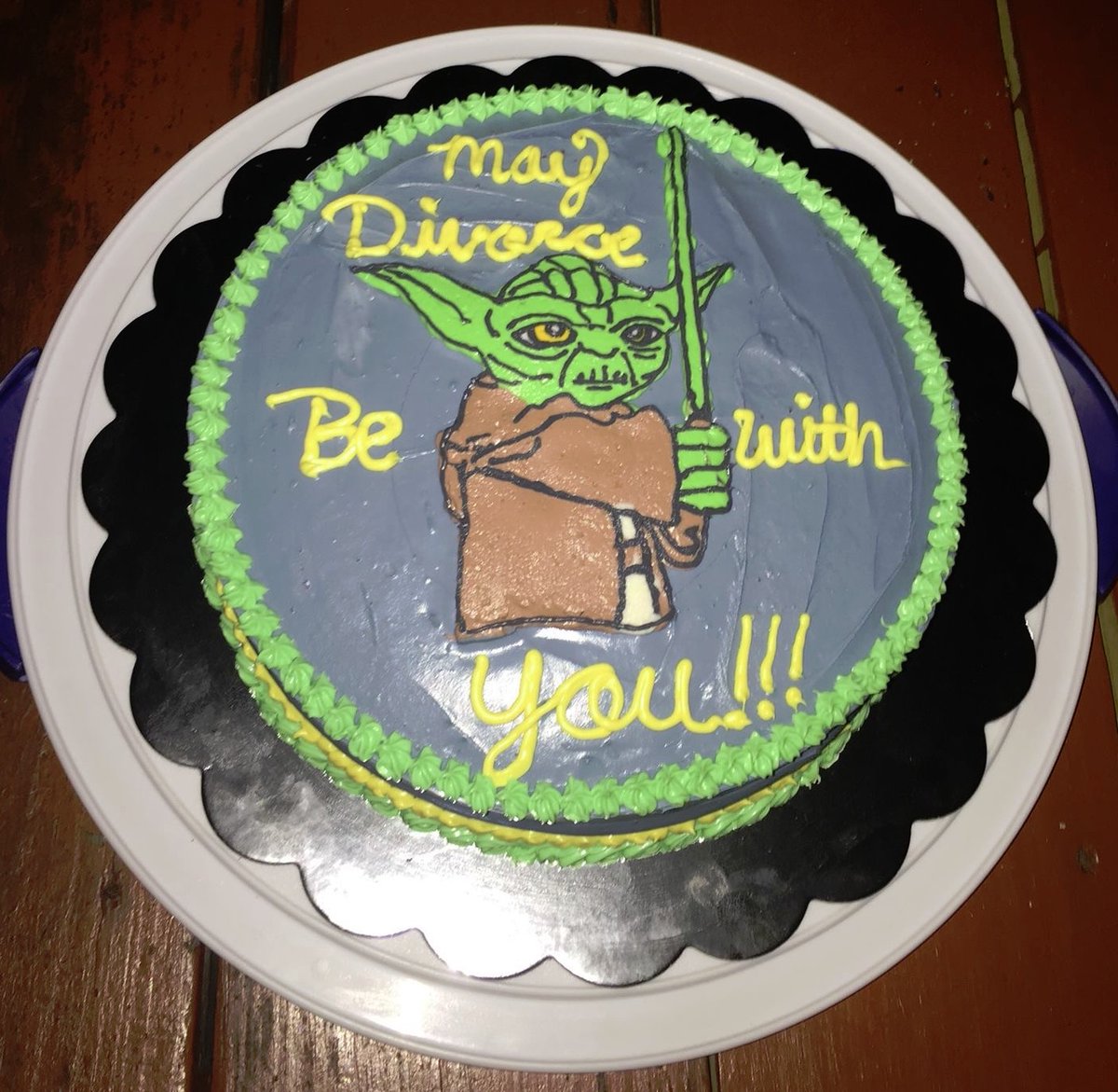 cakes with threatening auras (@threateningcake) on Twitter photo 